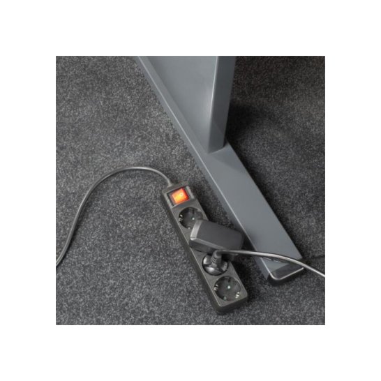 ACT Stekkerdoos met lichtgevende schakelaar, 4 sockets, 2 m ACT Stekkerdoos met lichtgevende schakelaar, 4 sockets, 2 m